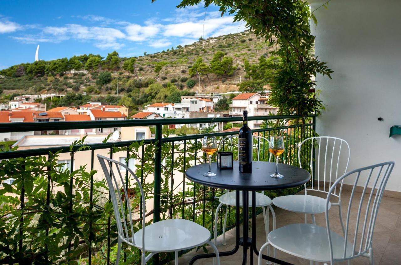 Apartments Leut 80M From The Sea Podgora Kültér fotó